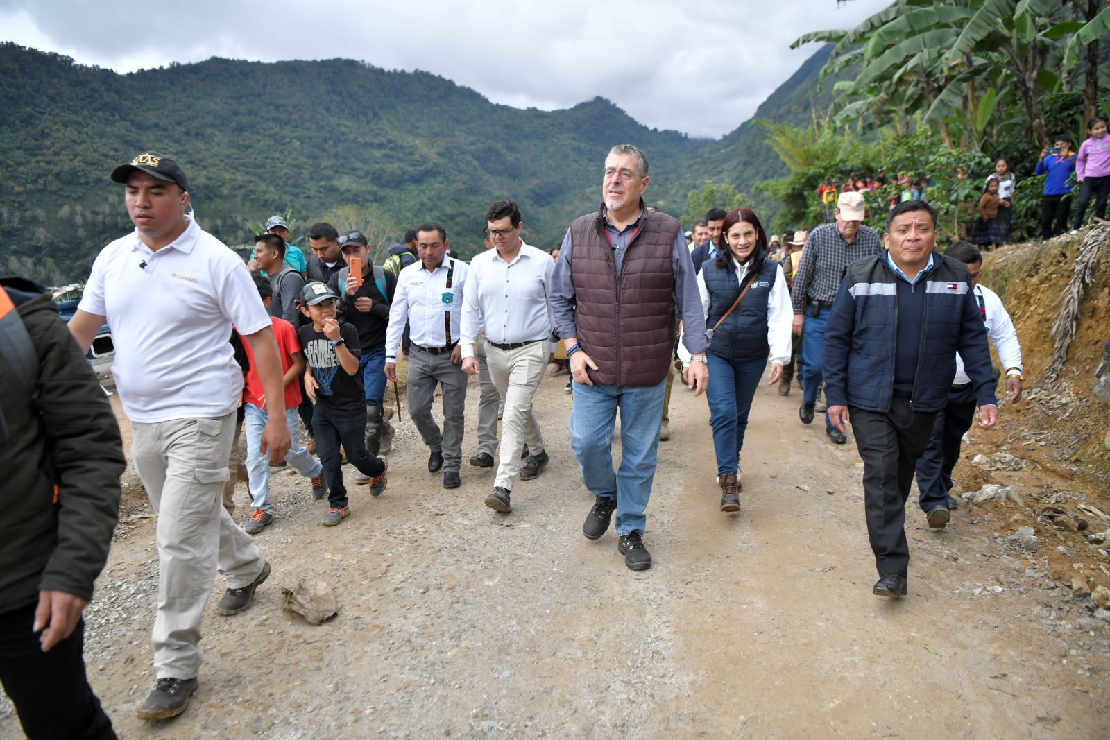 Gobierno supera meta proyectada: más de mil kilómetros de caminos rurales rehabilitados