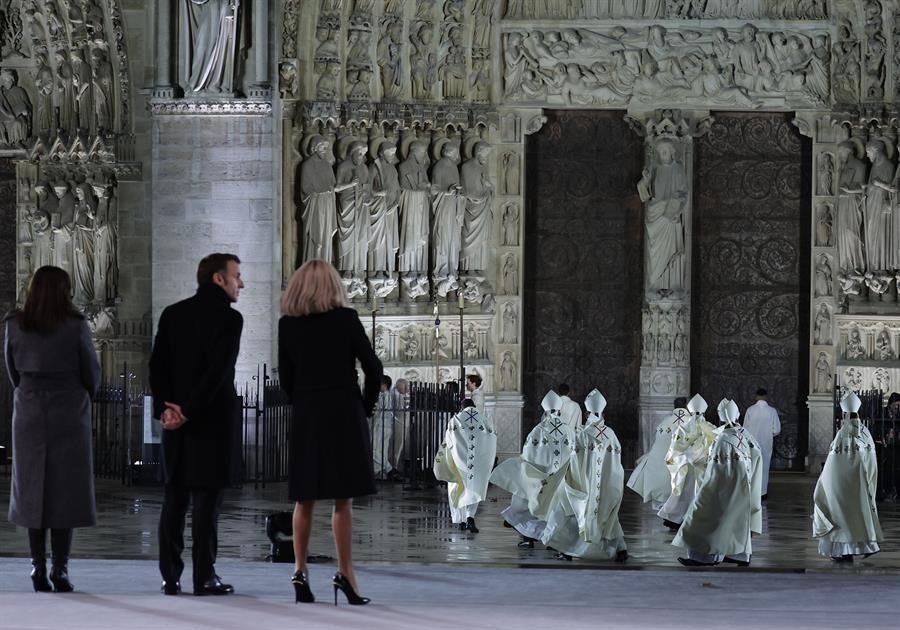 El arzobispo de París reabre oficialmente la catedral de Notre Dame
