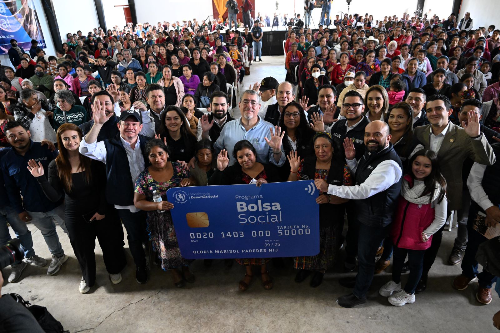 Mides duplica número de beneficiarios del programa Bolsa Social, informó el presidente Bernardo Arévalo.