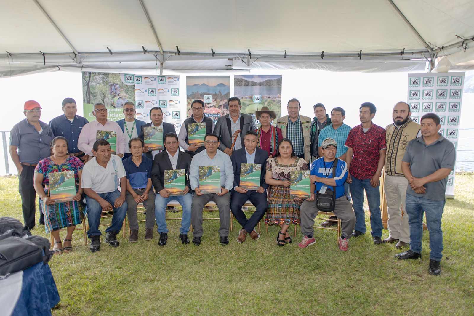 Autoridades firma convenios del programa Compesación a Conservación con auturidades locales y comunitarias para la conservación de recursos naturales.