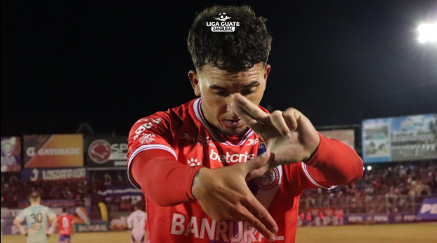 Xelajú MC avanza a semifinales con heroica victoria ante Mixco