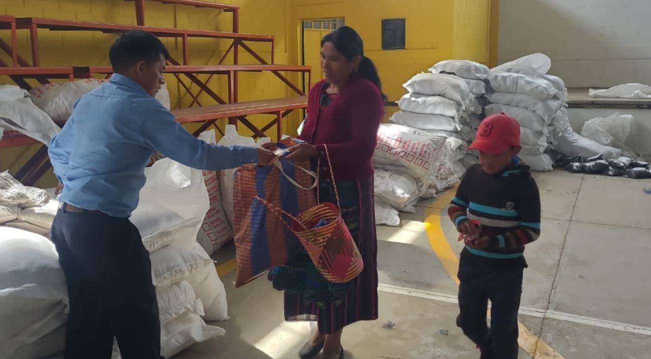 Alimentos por Acciones beneficia a más de 27 mil familias de siete departamentos