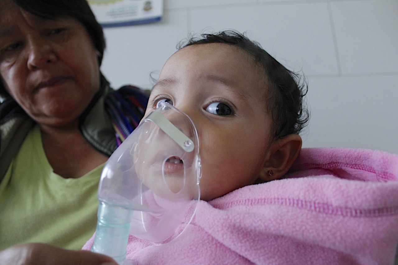La bronquiolitis puede ser tratada con cuidados en casa, pero también puede requerir de hospitalización en casos graves. / Foto: IGSS.