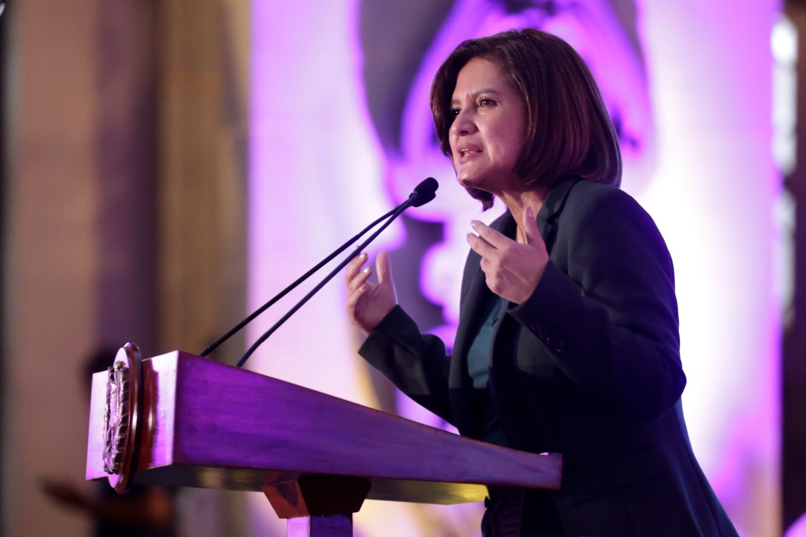 La vicepresidenta Karin Herrera aseguró que el Gobierno aborda con seriedad los derechos de los migrantes. 