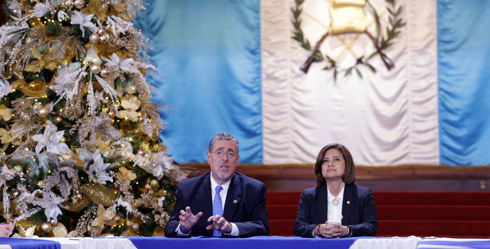 Presidente Arévalo felicita a los guatemaltecos por las fiestas de Navidad y Año Nuevo y anuncia aumento en salarios mínimos