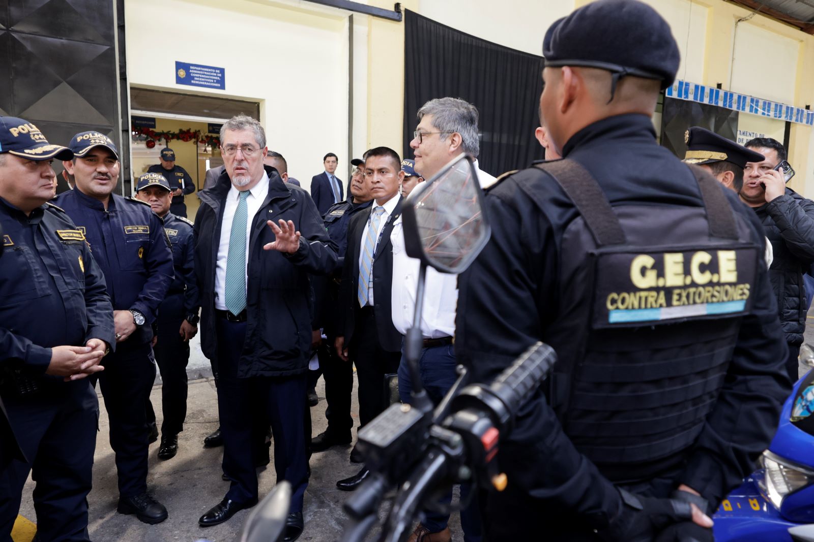 El presidente Bernardo Arévalo reitera que la droga que se decomisó en República Dominicana no pasó por Guatemala.