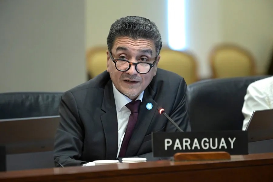 El representante de Paraguay en la OEA, Raúl Florentín, presentó la declaración conjunta en la que se exige salvoconducto para seis venezolanos asilados en la embajada argentina en Caracas.