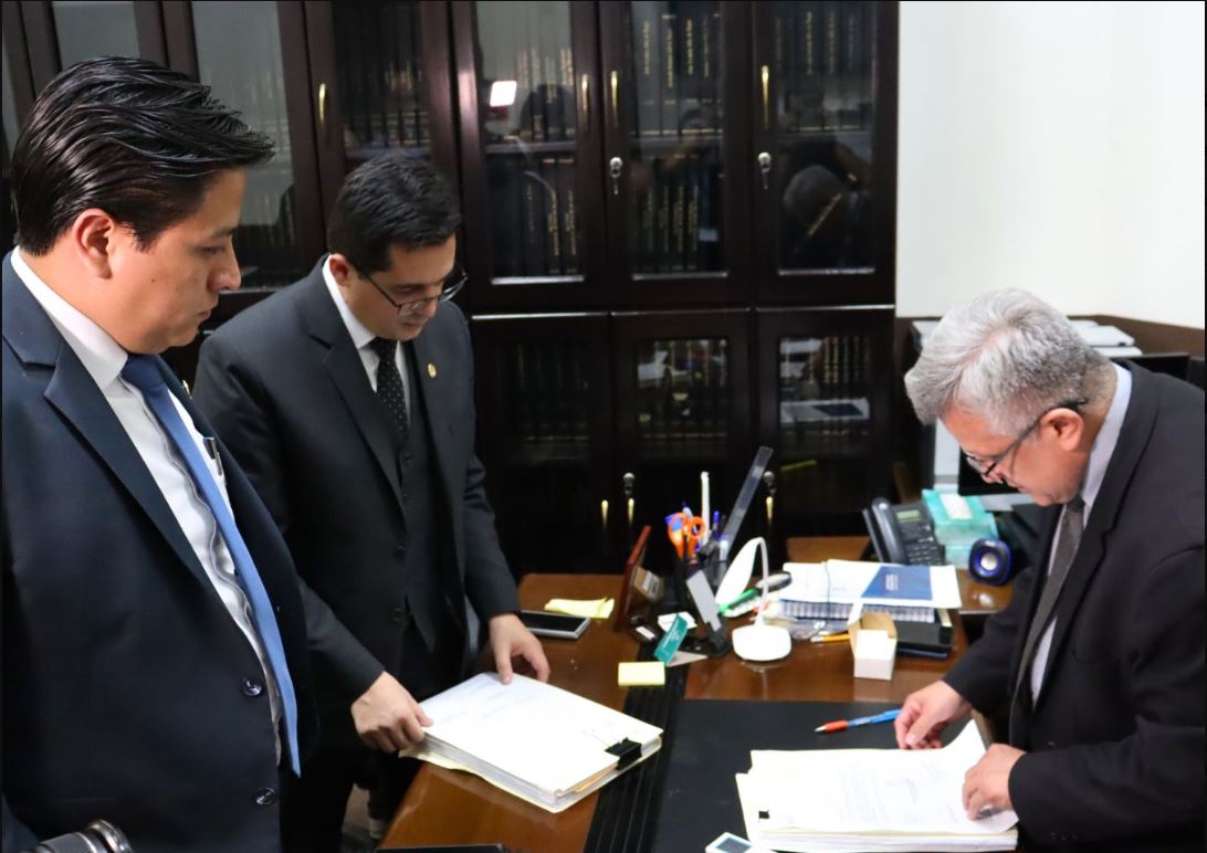 Ejecutivo presenta en el Congreso dos iniciativas de ley contra la corrupción