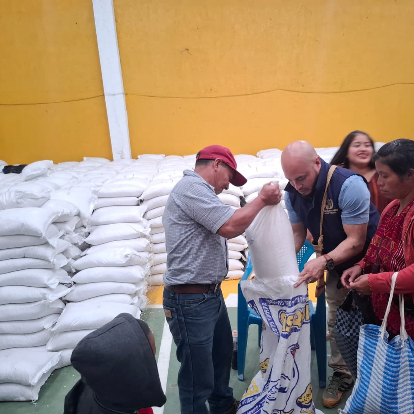Comusan de Colotenango distribuye asistencia alimentaria a familias en situación de vulnerabilidad