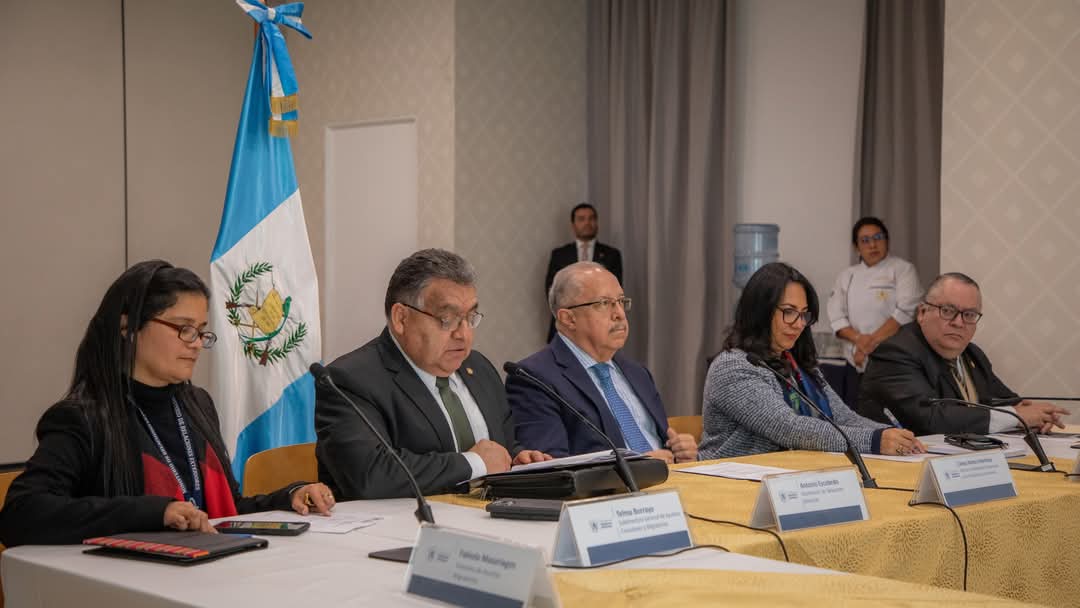 La Academia de Diplomacia “Antonio José de Irisarri” impartió diplomado a los migrantes en Estados Unidos y México. / Foto: cortesía Minex