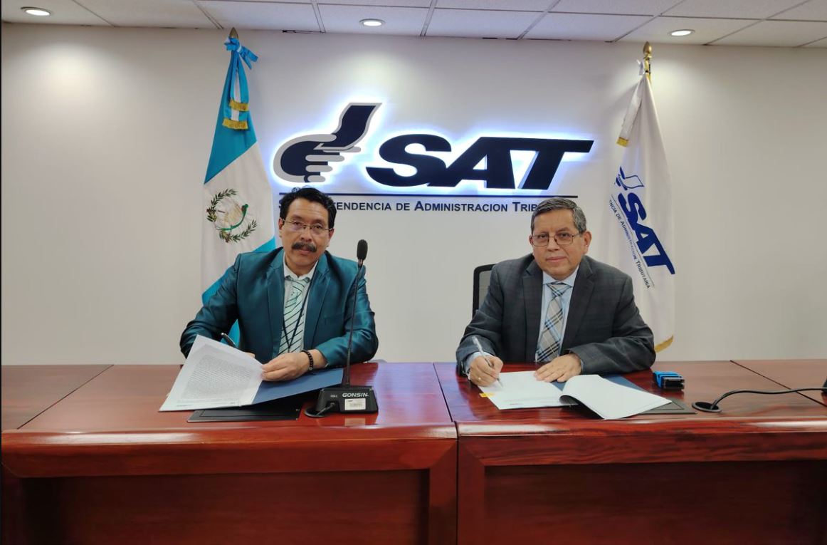 Ministerio de Finanzas y SAT suscriben convenio para alcanzar meta de recaudación fiscal