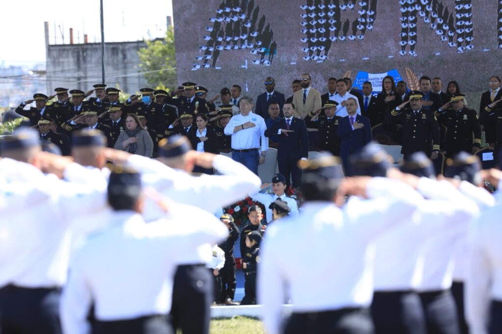 Las noticias de la entidad también se comparten en idiomas mayas. / Foto: cortesía Mingob