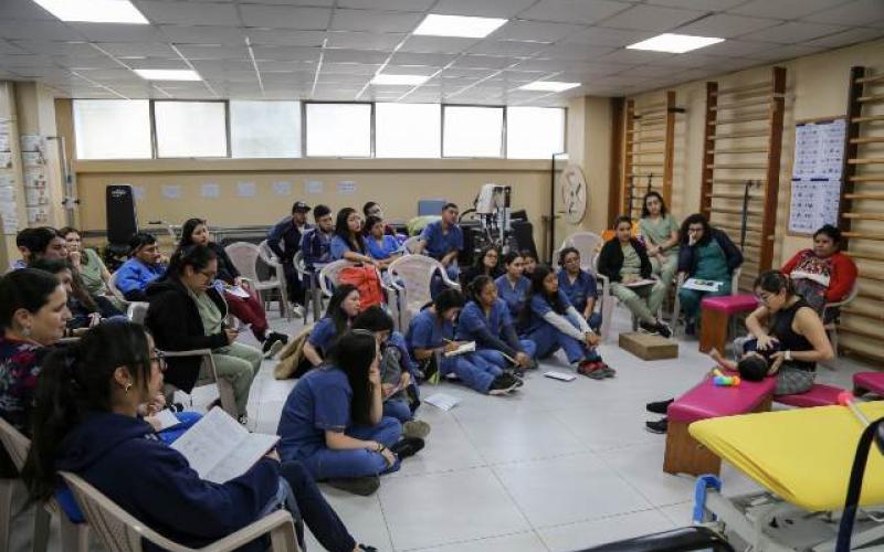 Personal del Hospital Regional de Occidente recibe capacitación. / Foto: MSPAS.