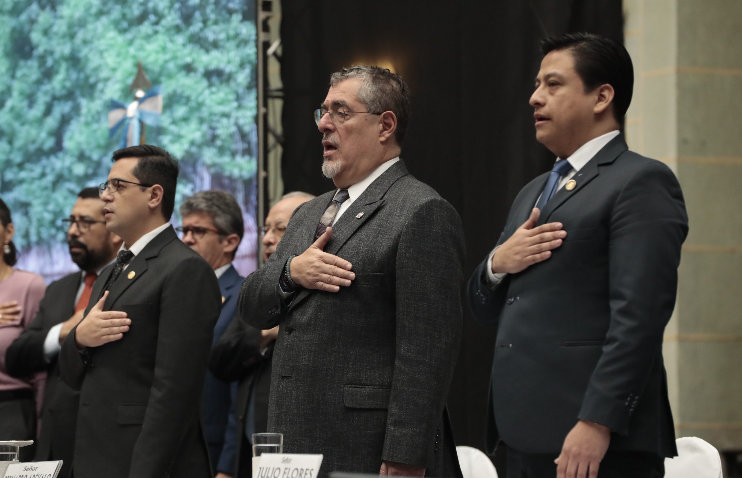 Presidente Arévalo firma dos iniciativas de ley contra la corrupción
