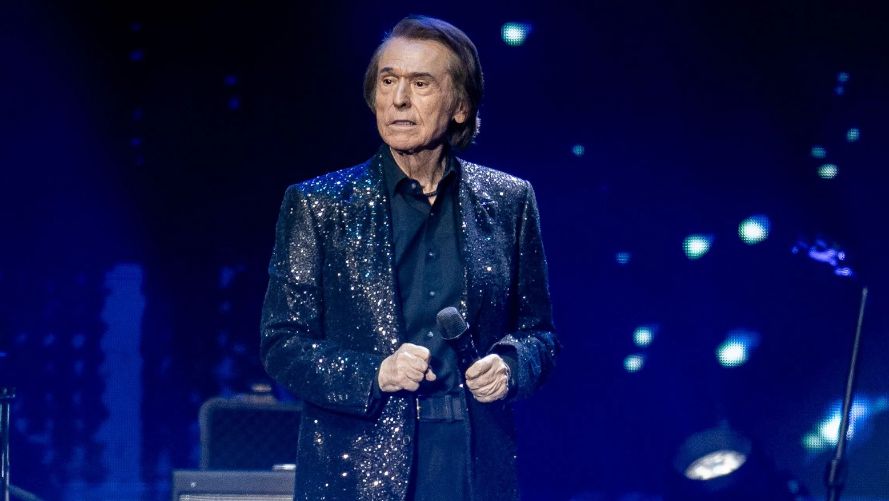 El cantante Raphael se encontraba grabando un programa de televisión cuando sufrió un episodio "transitorio".