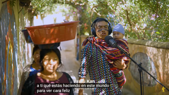 El artista se ha sumergido en la investigación de la palabra y en la reivindicación de la cultura maya a través de su música. / Foto: cortesía MCD