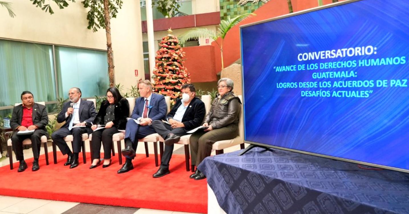 Realizan conversatorio sobre los logros y desafíos en materia de derechos humanos desde los Acuerdos de Paz