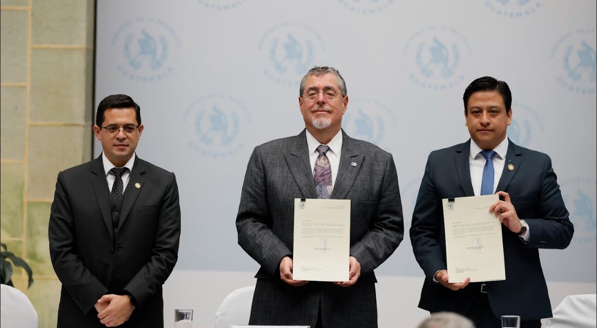 Unión Europea felicita al gobierno de Arévalo por luchar contra el “cáncer” de la corrupción