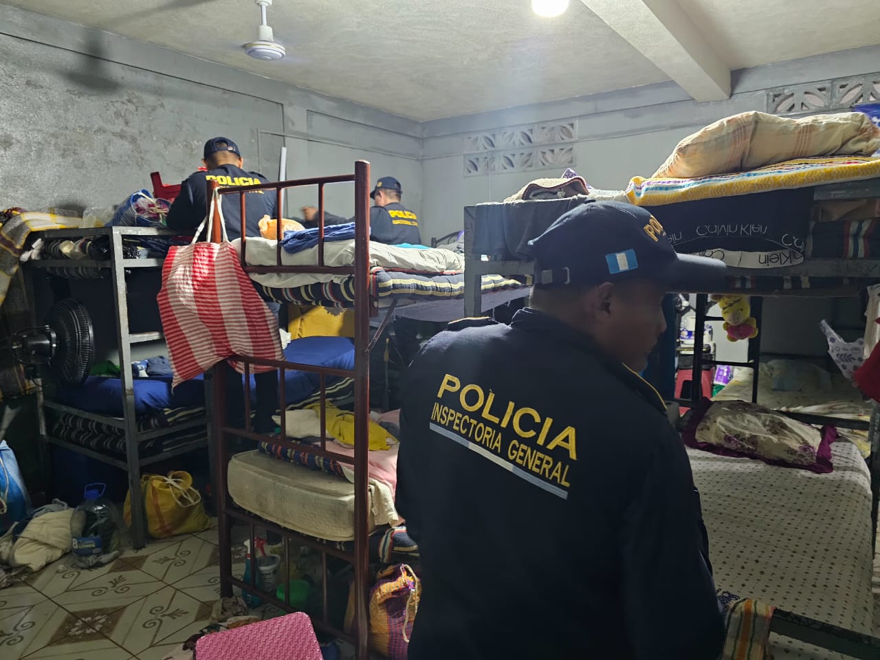 PNC ejecuta requisas en centros carcelarios de la zona 18 y San Marcos