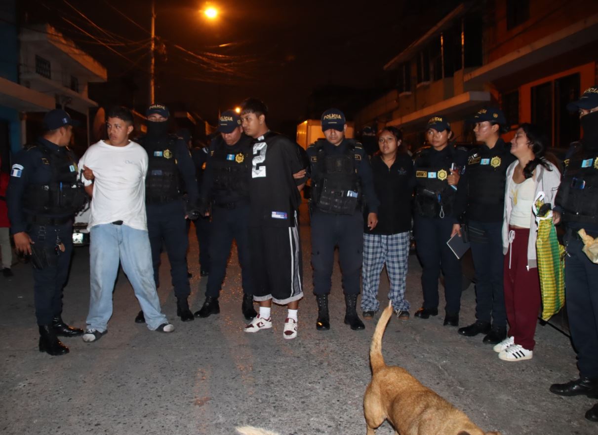 Capturan a presuntos integrantes de la mara “18” en operativo en zona 18