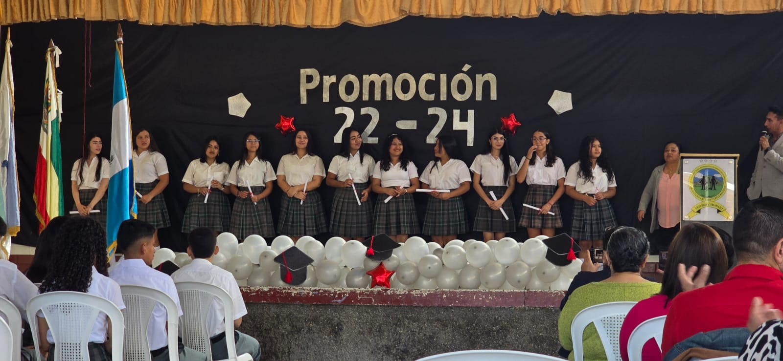 Estudiantes del Instituto Experimental de Jalapa celebran cierre de ciclo escolar