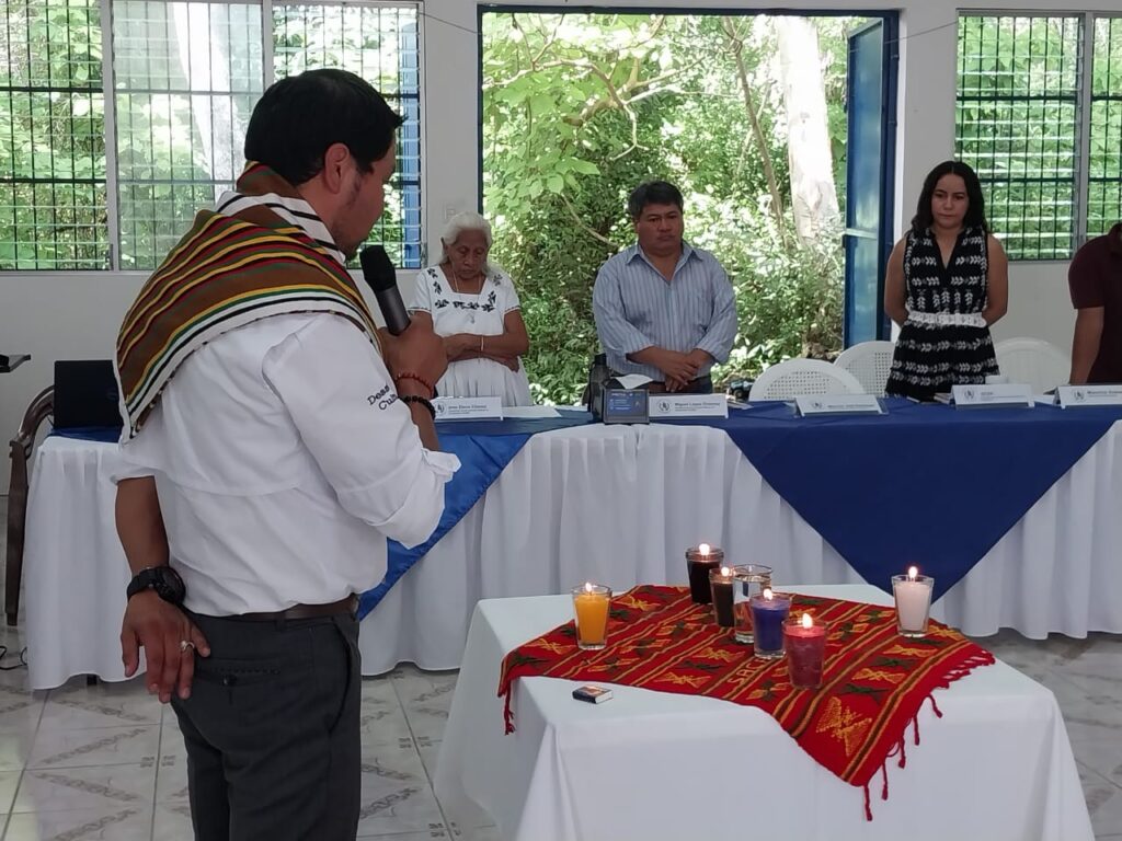 Varios esfuerzos se realizan para revitalizar el idioma itza´. / Foto: archivo y cortesía