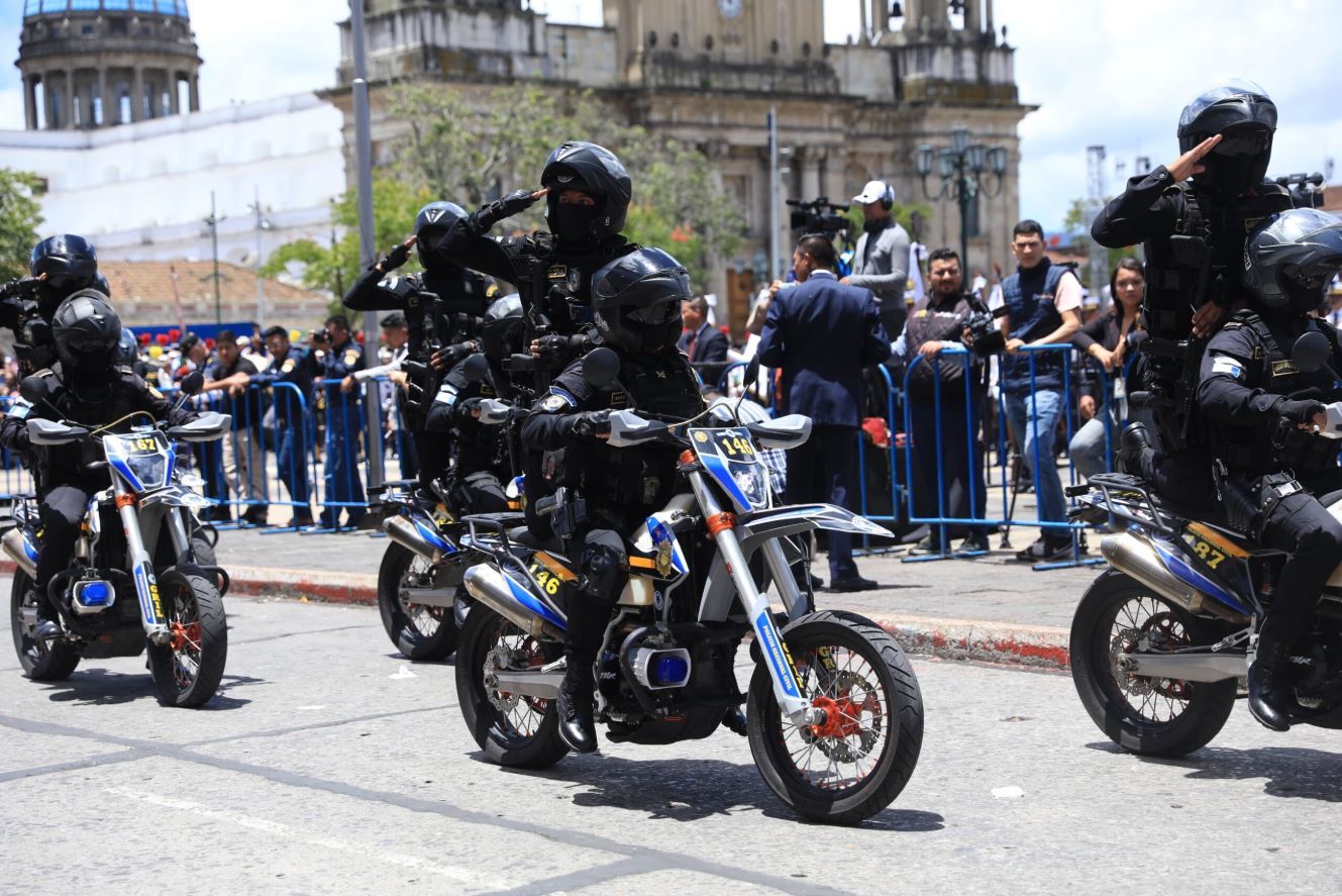 Ministro de Gobernación anuncia bono extraordinario para agentes de la PNC y del SP