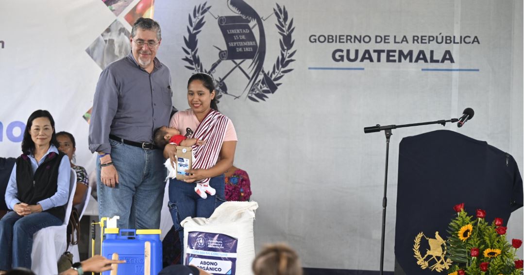 El bono campesino representa un paso concreto hacia el fortalecimiento de la agricultura familia. / Foto: Alvaro Interiano
