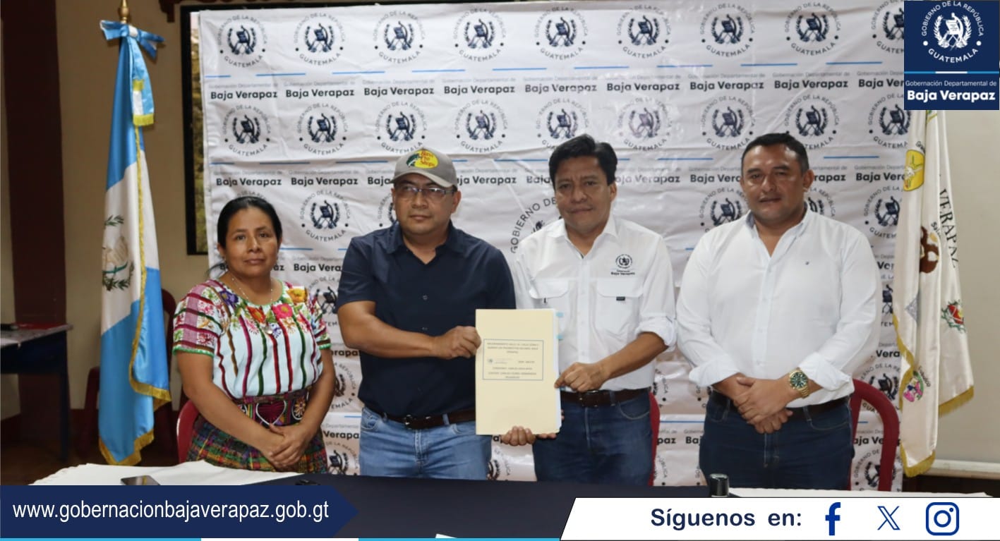 Firman 25 proyectos enfocados en mejorar la infraestructura vial en Baja Verapaz