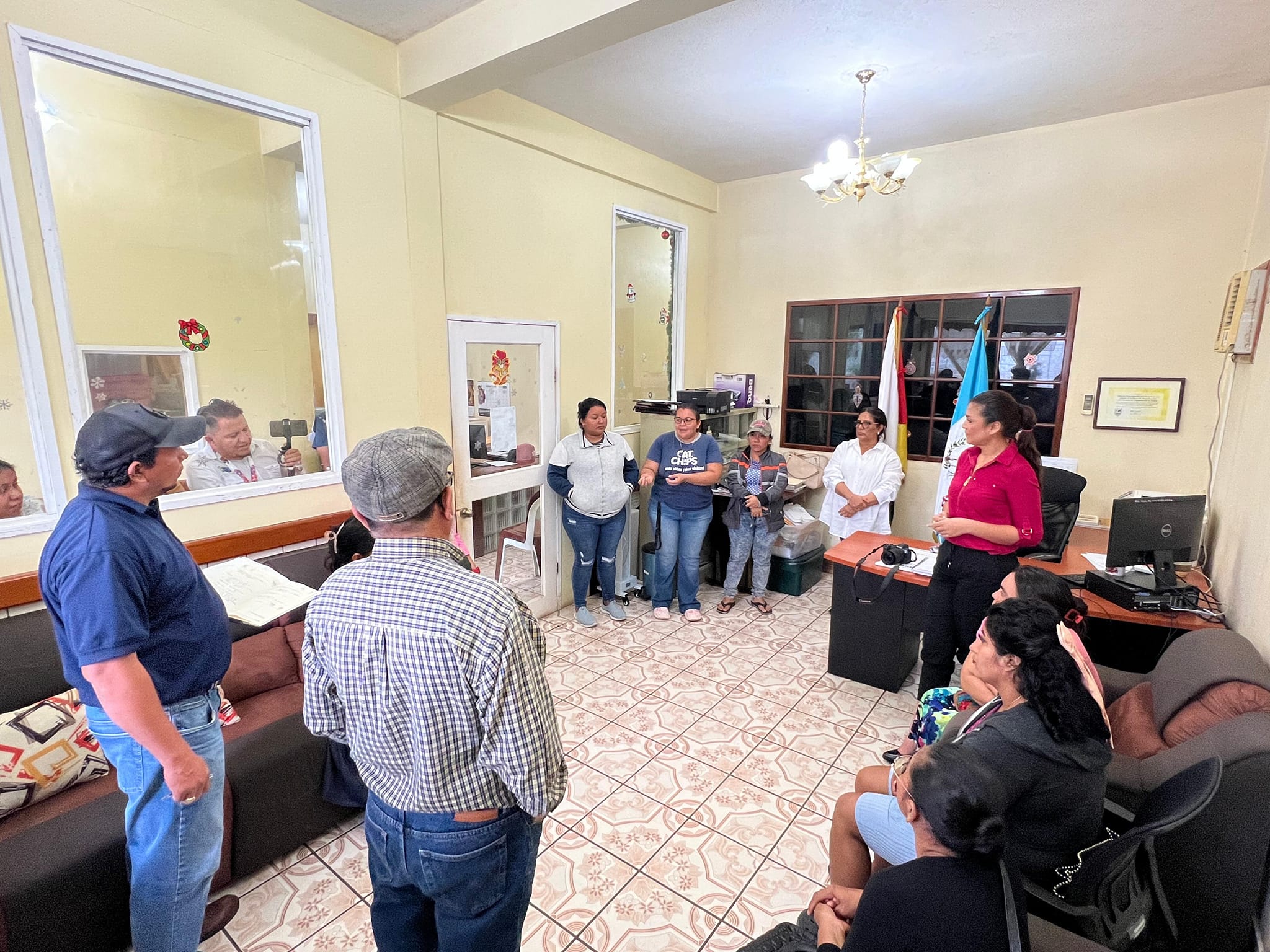 Reunión de trabajo para fortalecer acciones para el desarrollo educativo en Izabal