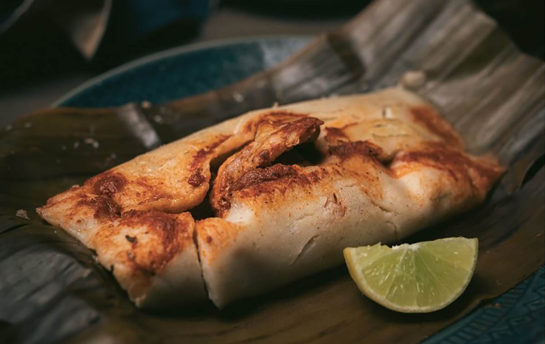 La hoja de plátano, más que envoltorio, sabor en los tamales