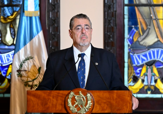 Presidente Arévalo respalda gestión de Marco Livio Díaz al frente de la SAT