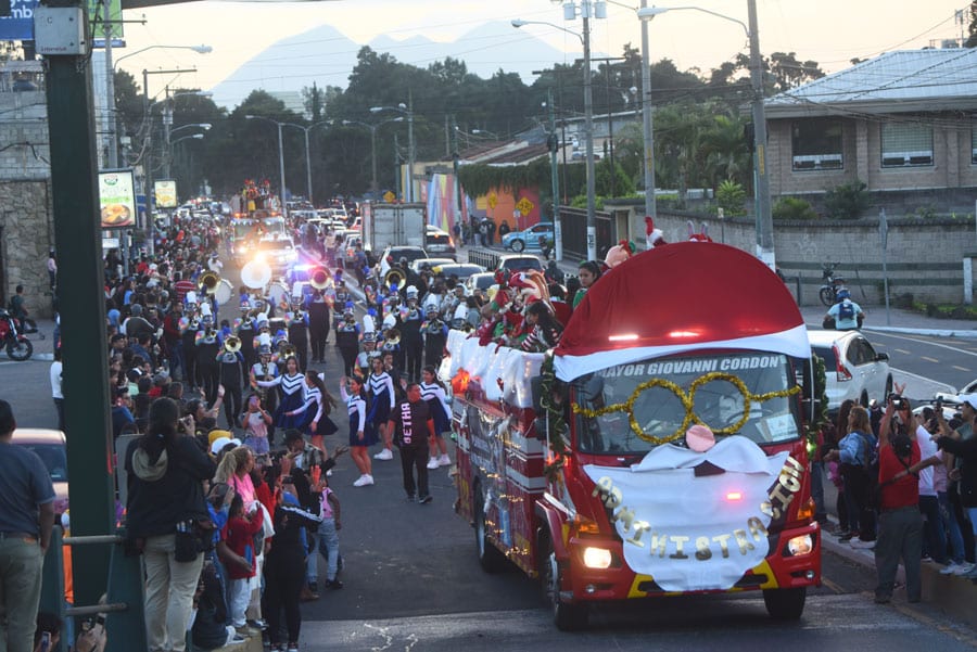 Desfile Navideño de los Bomberos Voluntarios recorrerá este domingo la ciudad capital