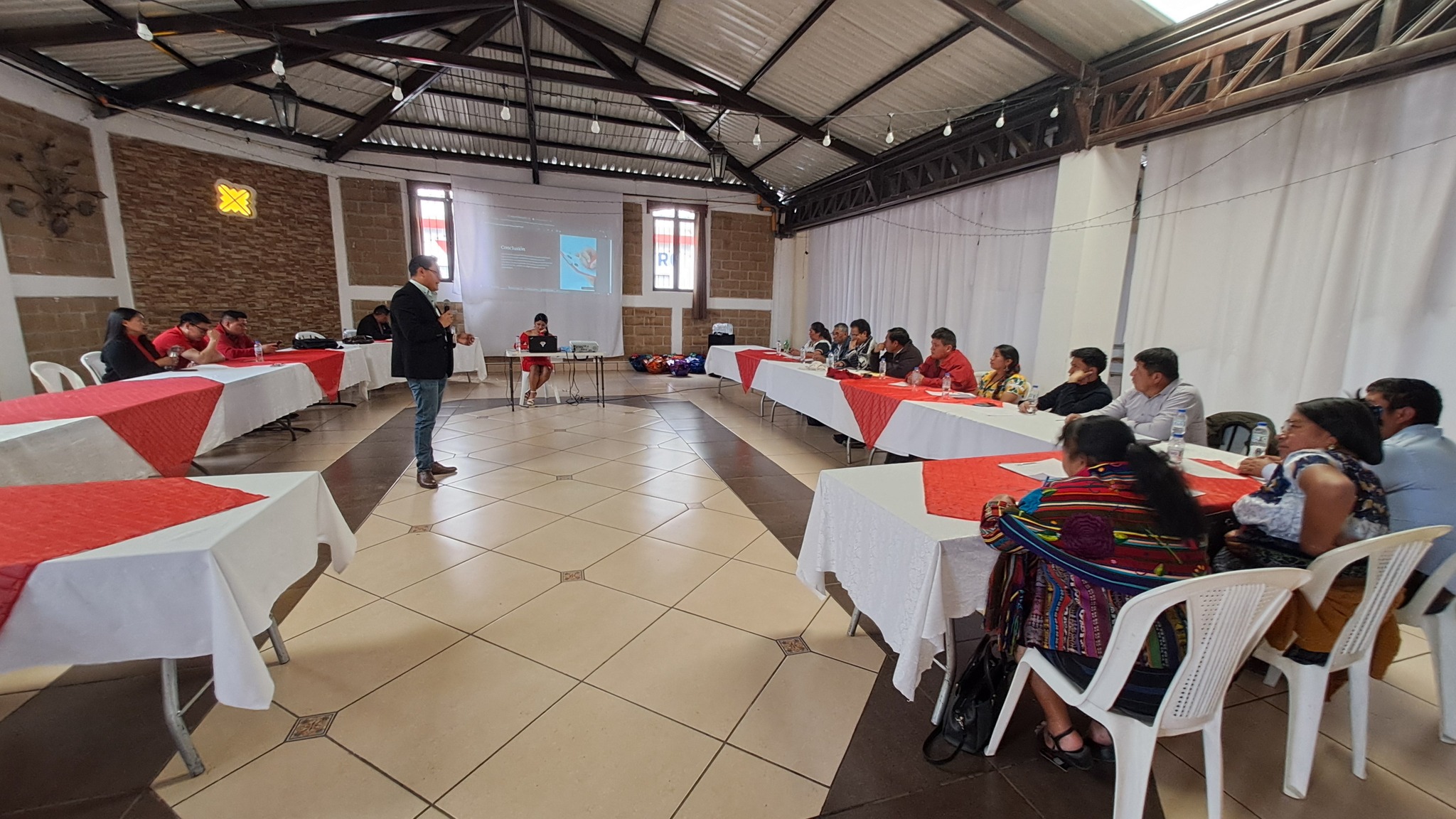 Capacitan a representantes no gubernamentales de Quiché que integrarán el Codede 2025-2026