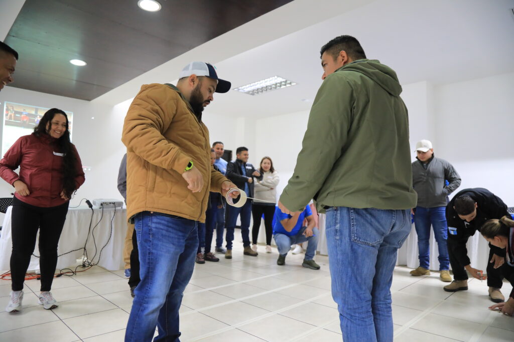 Refuerzan conocimientos del personal a cargo de reinserción sobre derechos humanos. / Foto: SBS.