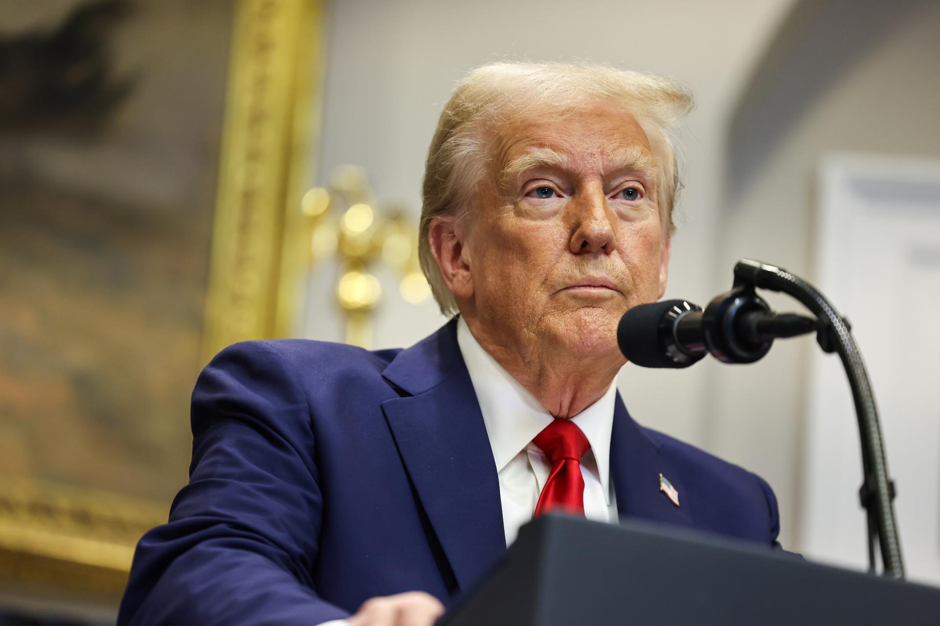 Trump amenaza con más sanciones a Rusia si rechaza negociar un alto al fuego con Ucrania