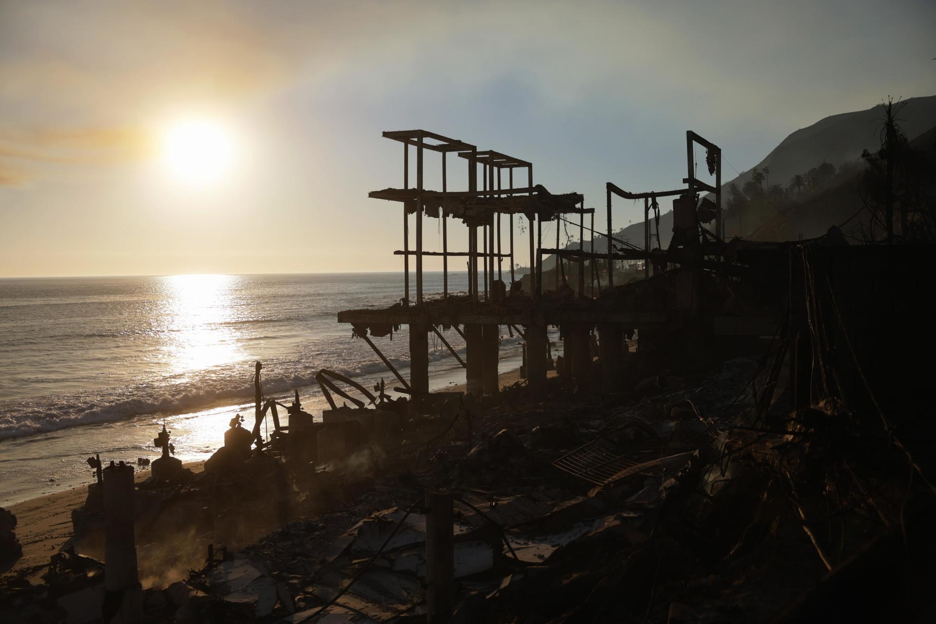 Cancillería mantiene número de emergencia para atender a guatemaltecos por incendios en Los Ángeles