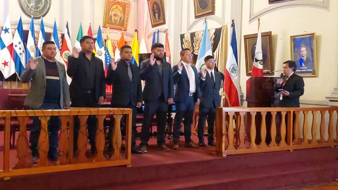 Juramentación de la Junta Directiva de la Asociación de Prensa Quetzalteca