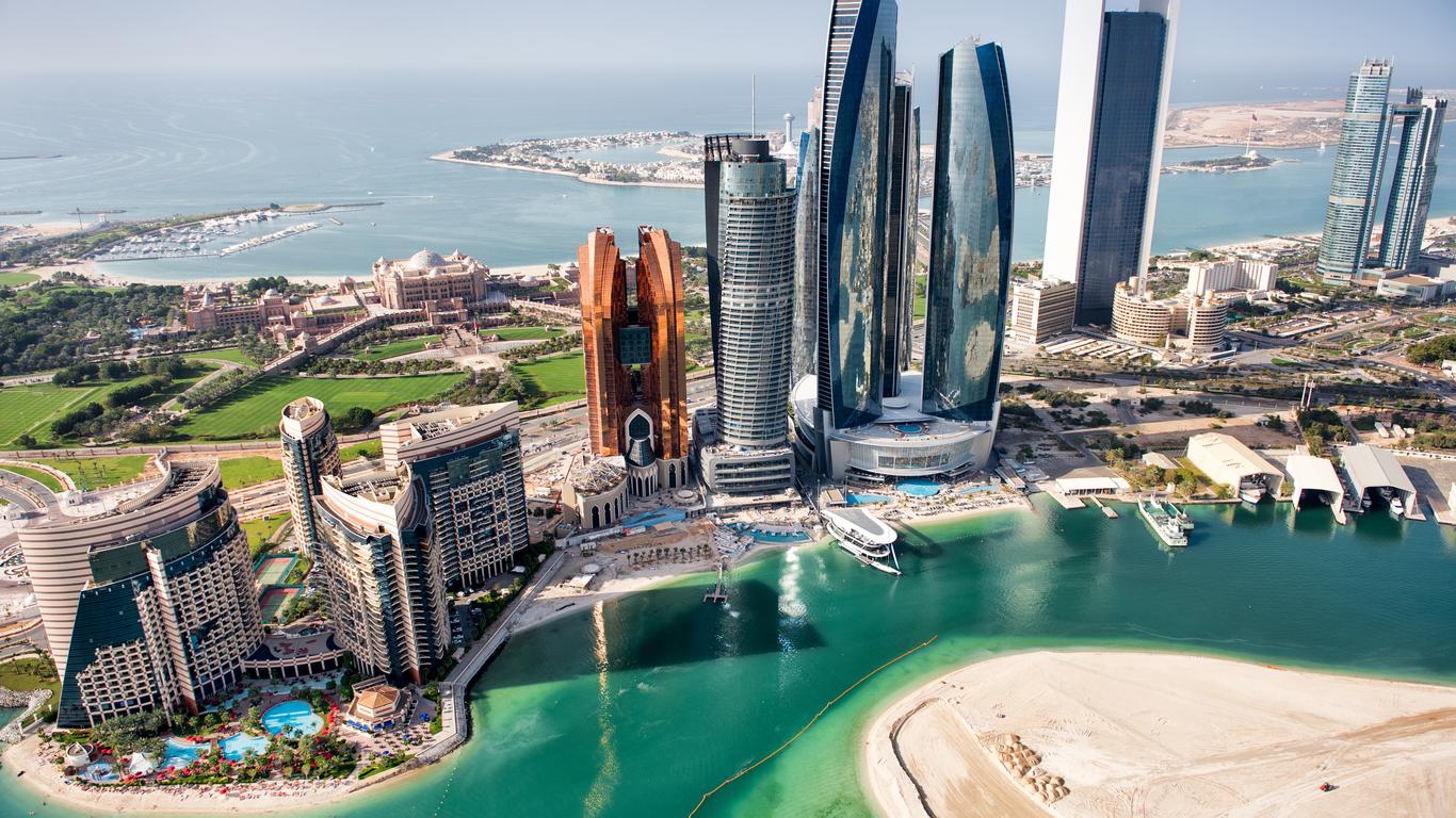 Abu Dabi, capital de Emiratos Árabes. / Foto: KAYAK.