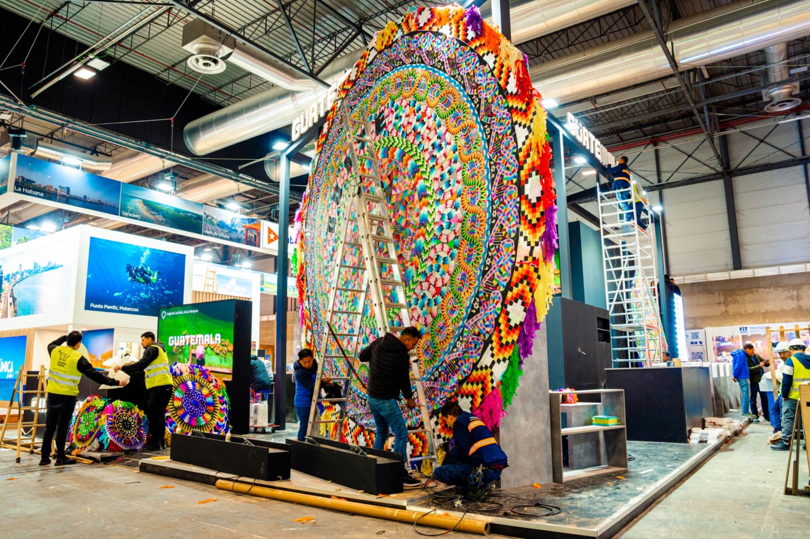 Guatemala se presenta en Fitur con los barriletes y orgullo de su pasado