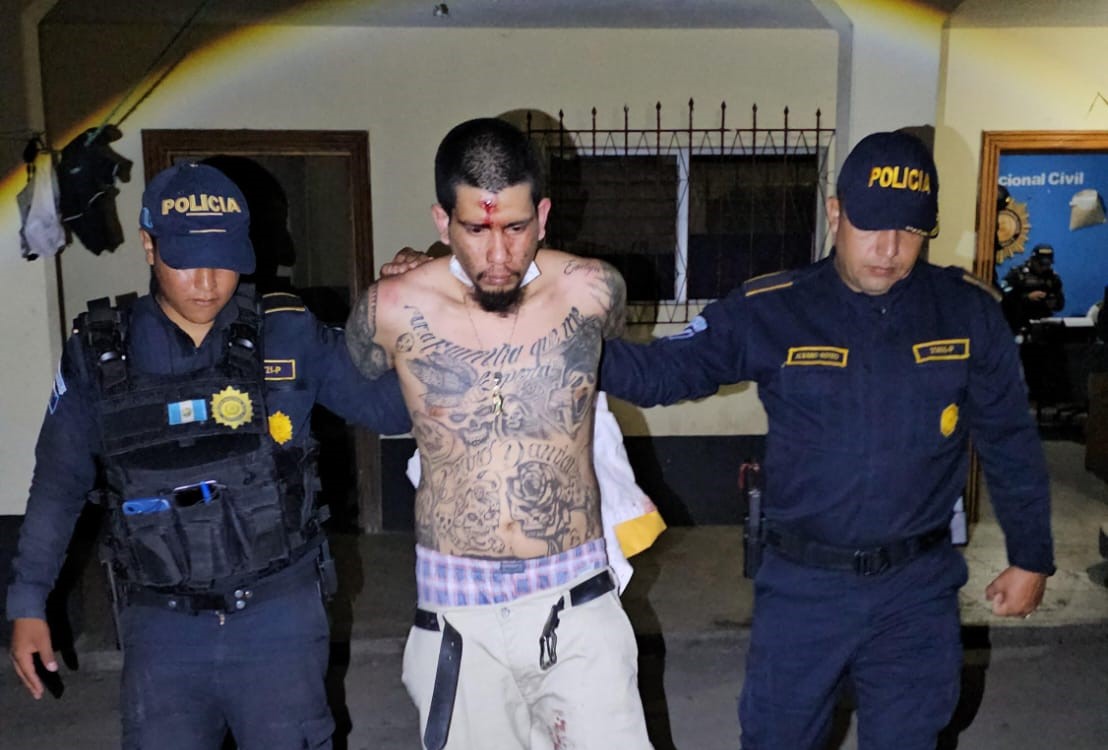 La PNC capturó a Arnulfo Flores Torres, de 25 años, alias Shrek, integrante de la mara Salvatrucha, luego de ataque armado entre pandilleros en Santa Rosa.