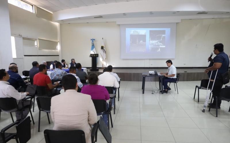 CIV escuchó demandas de comunitarios de Escuintla ante desbordamientos del río Coyolate. / Foto: CIV.