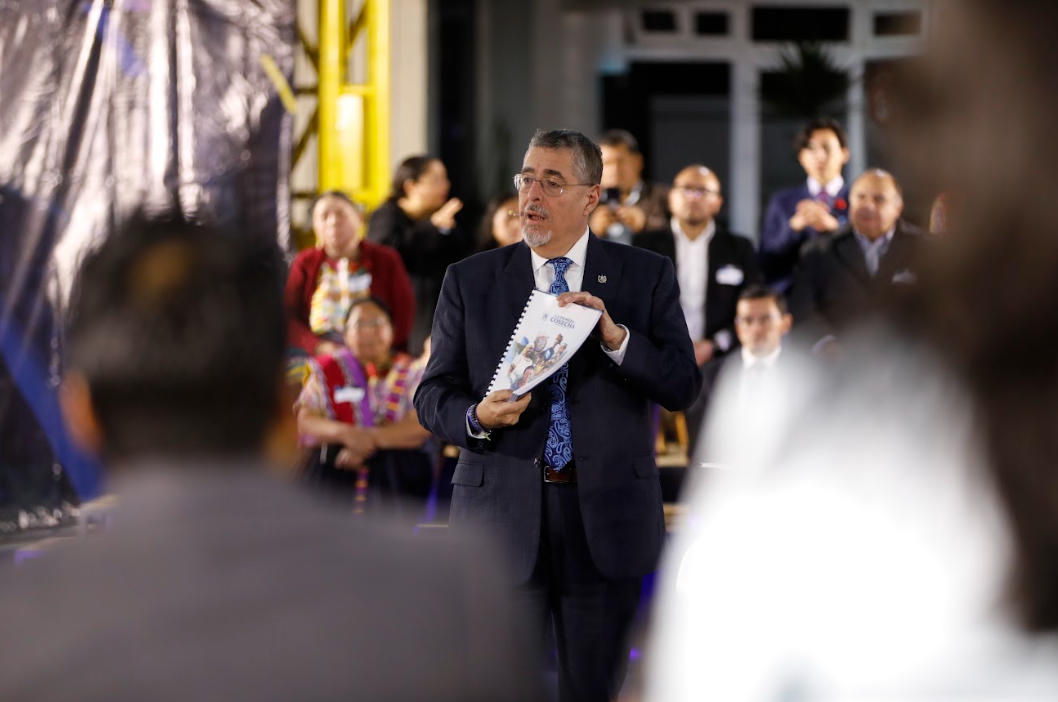 Presidente Arévalo apunta a la descentralización de la inversión pública para llevar desarrollo. / Foto: Alex Jacinto.