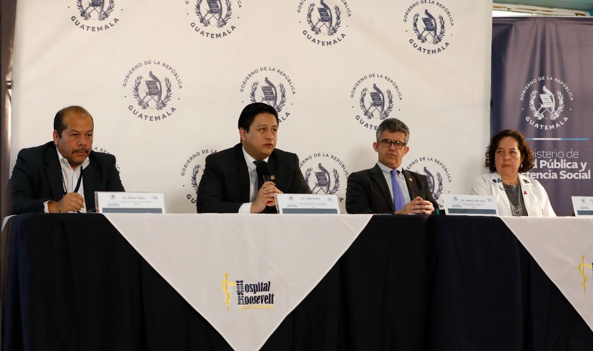 Conferencia de prensa por denuncia de corrupción sobre construcción de un banco de leche. / Foto: Alex Jacinto.