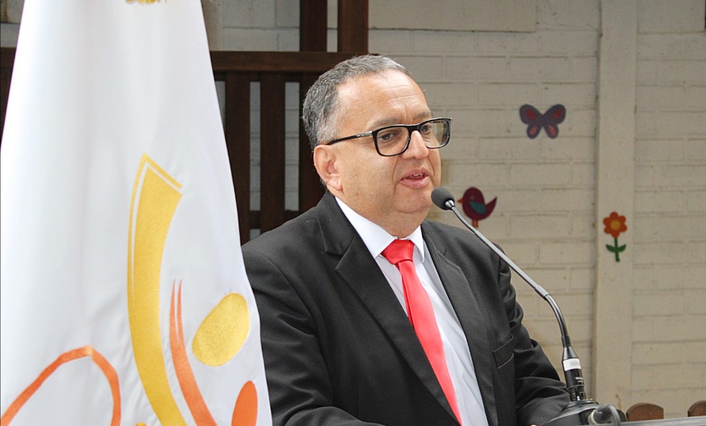 Edwin Estuardo Mejicanos Argüello juró como nuevo director general del Consejo Nacional de Adopciones. / Foto: CNA.