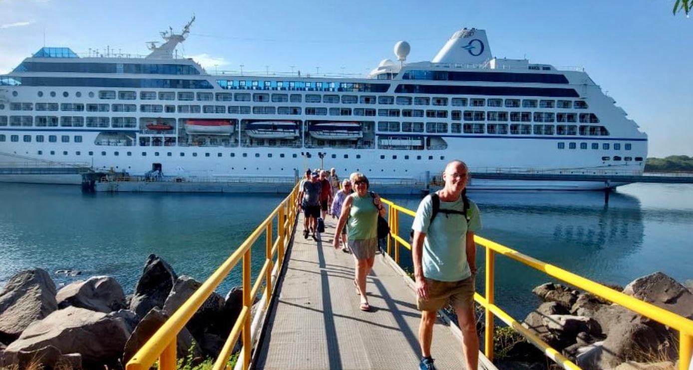 Guatemala recibe el primer crucero del 2025