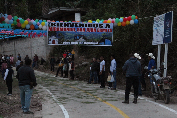 Mejoramiento de camino rural beneficiará a ciudadanos de San Juan Ermita