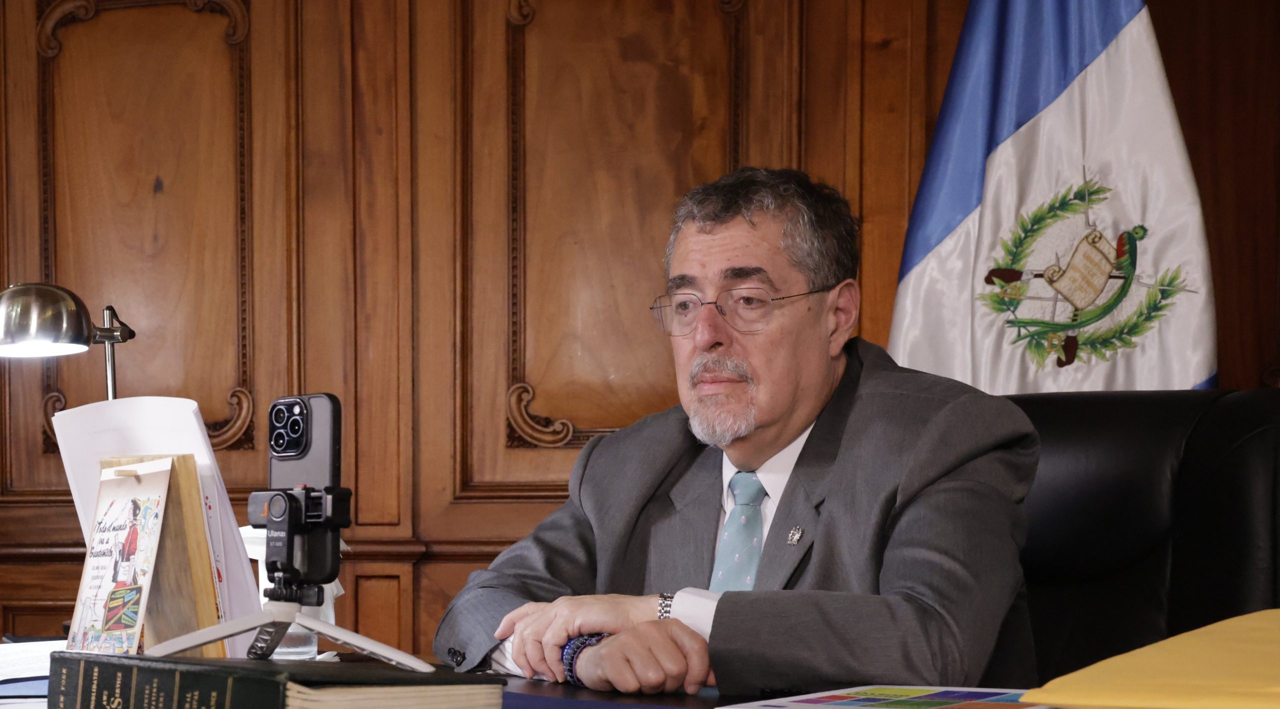 Presidente Arévalo considera “lamentable” la situación política que vive Venezuela