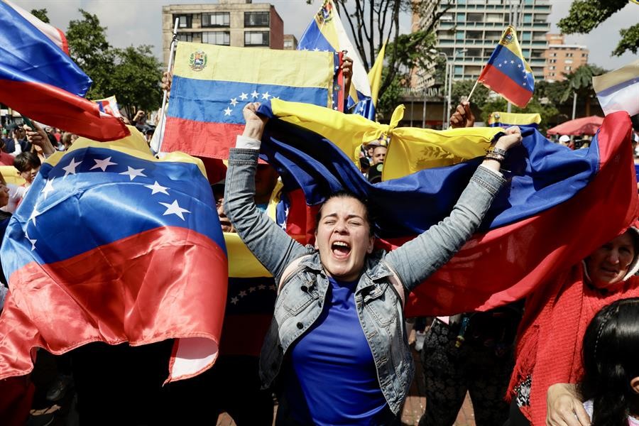 Protestas se intensificaron en Bogotá, Colombia; Venezuela cerró frontera común con ese país. / Foto: EFE.