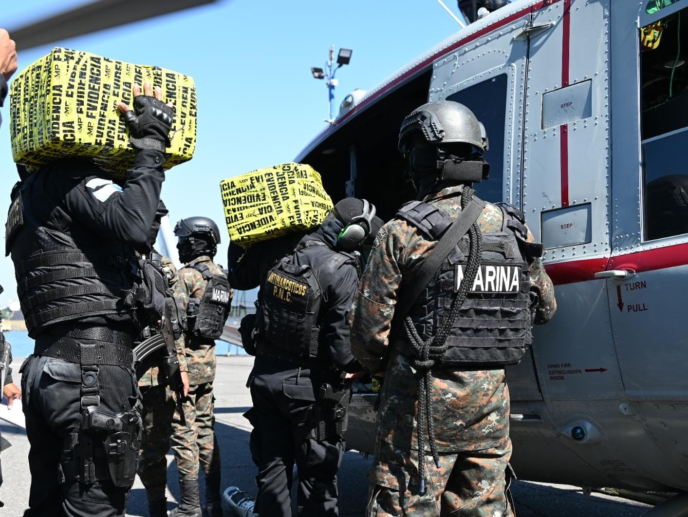 Primera incautación de cocaína de 2025. Con estas acciones, el gobierno reafirma su compromiso con la lucha contra el crimen organizado, buscando fortalecer la seguridad y la estabilidad del país. / Foto: Ejército